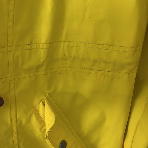 Cute yellow rain jacket - Picture 2 of 5